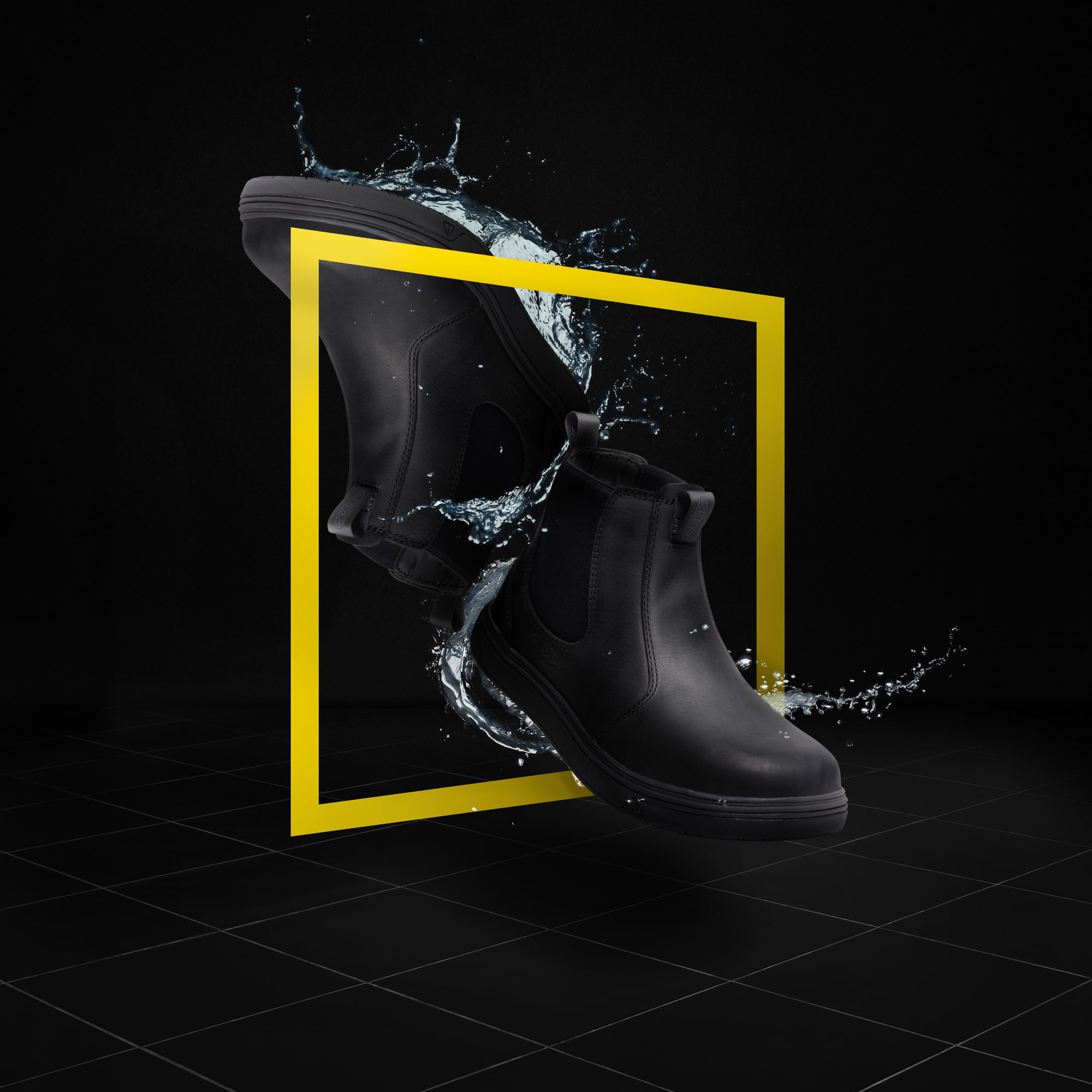 Floating_DoubleBoot_Black_BG_1021323